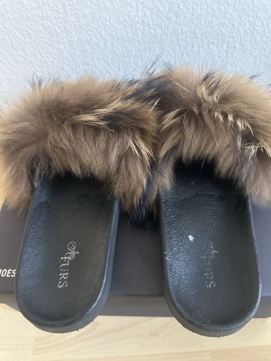Scarpe da donna: Pantoletten mit Echtfell in Braun – Usato da Birsfelden venduto da kri_95p8 1