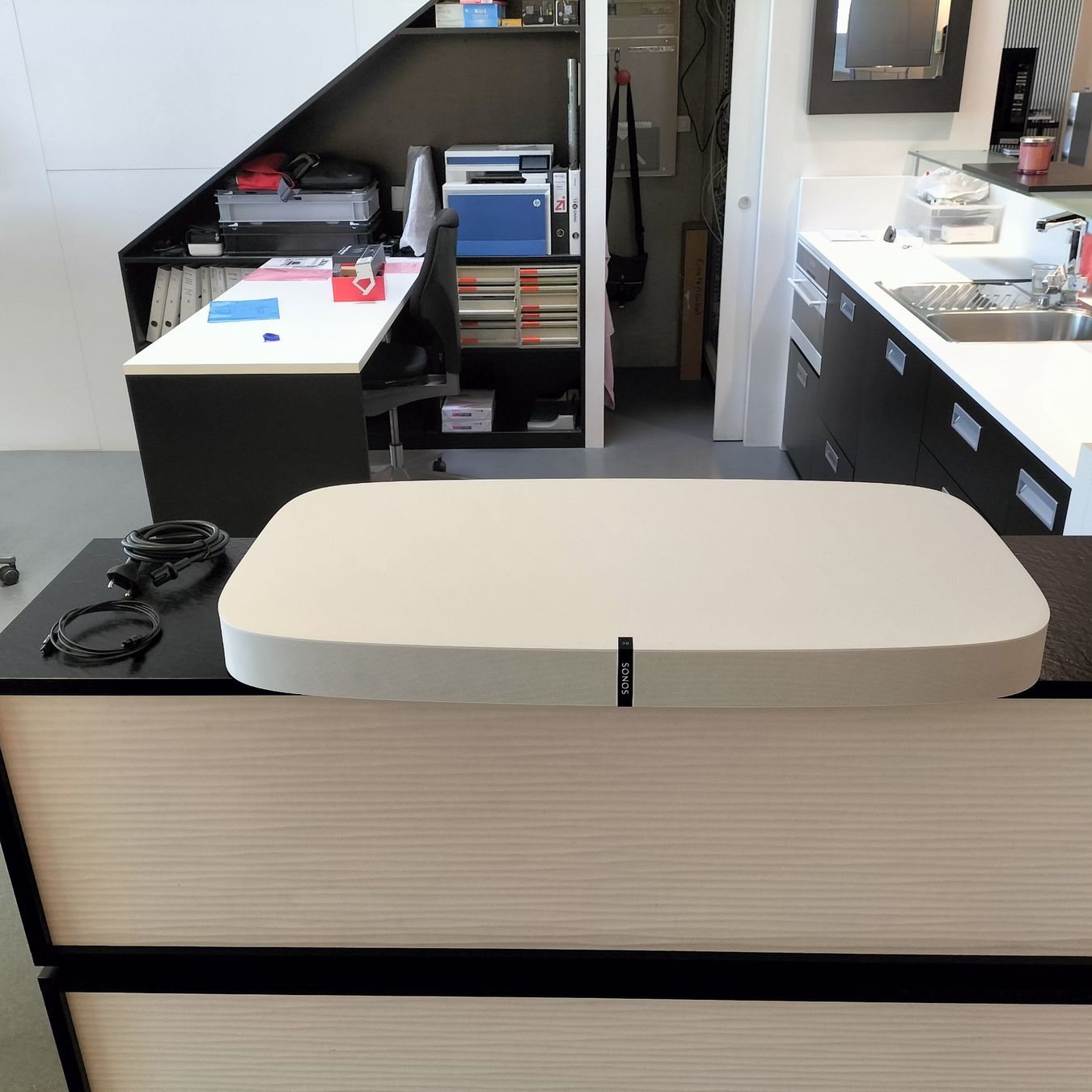 Sonos Lautsprecher: Sonos Playbase weiss – Gebraucht aus Belp von zimmermedia_ag