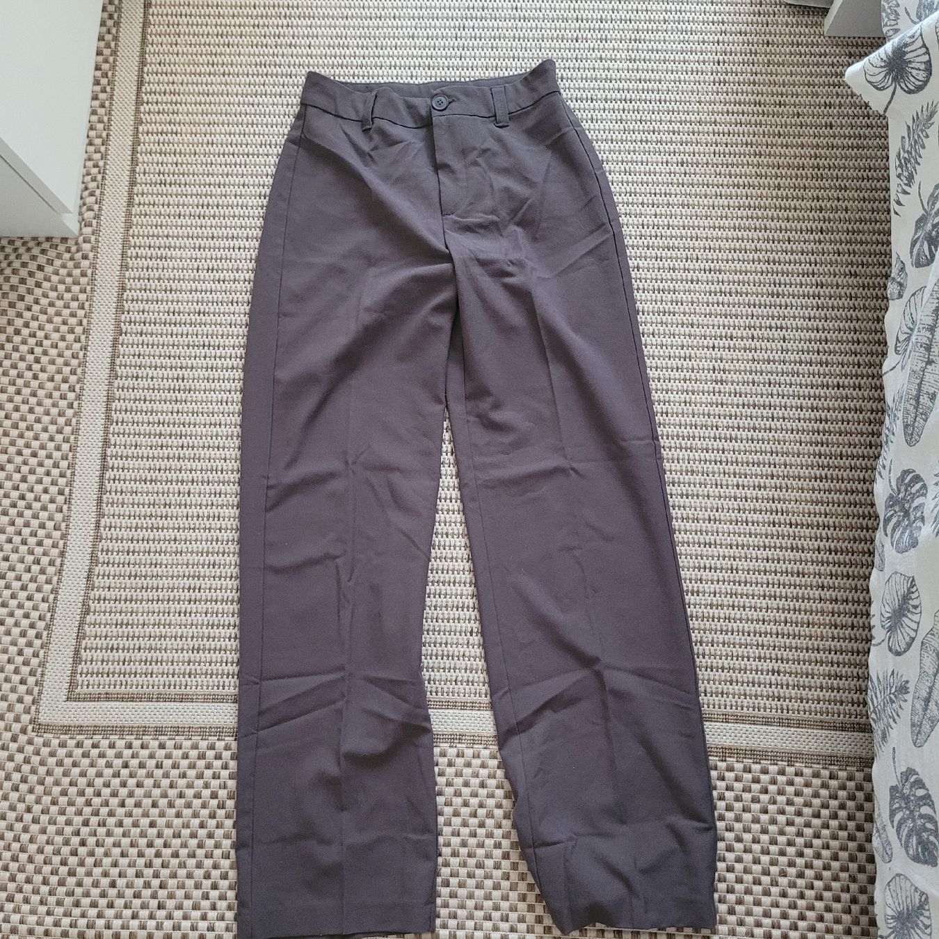Pull&Bear Pantaloni: PULL&BEAR Pantalon kaki/gris foncé, taille 34 – Nuovo (secondo la descrizione) da Genève venduto da Tanaa_12 2