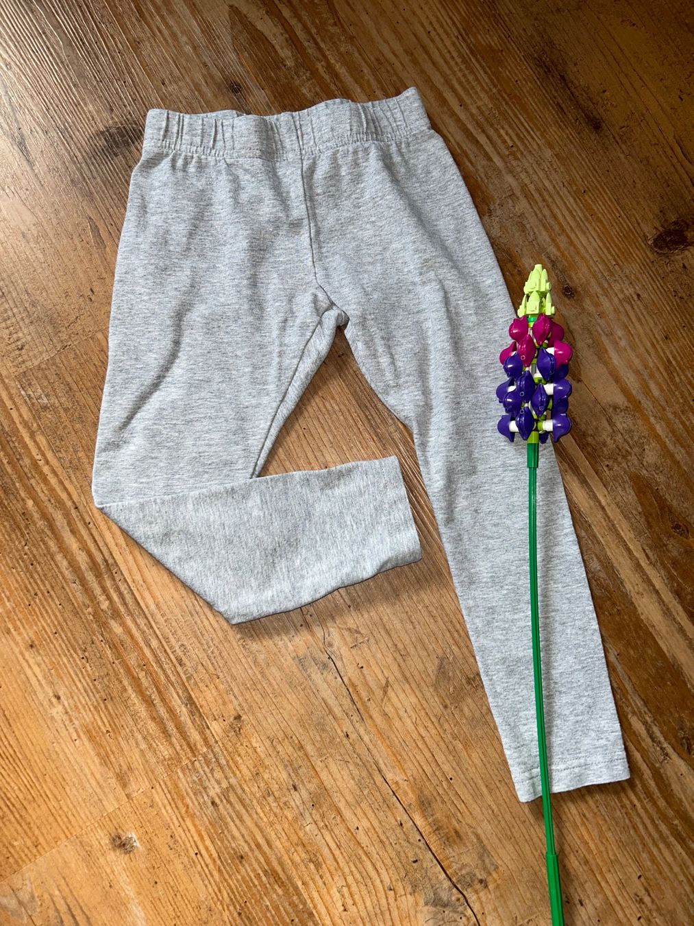 Calze & Collant: Graue Leggings 98/104 – Usato da Safenwil venduto da 2hand_aber_wertvoll