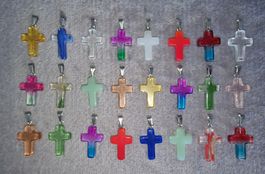 Lot de 24 croix multicolores, NEUVES
