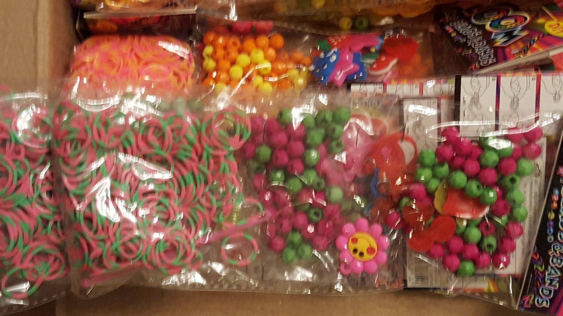 Perlen (unechte): 10 Stück - 3er Set Loom Bandli – Neu und originalverpackt aus Oberglatt ZH von Mrf808 2