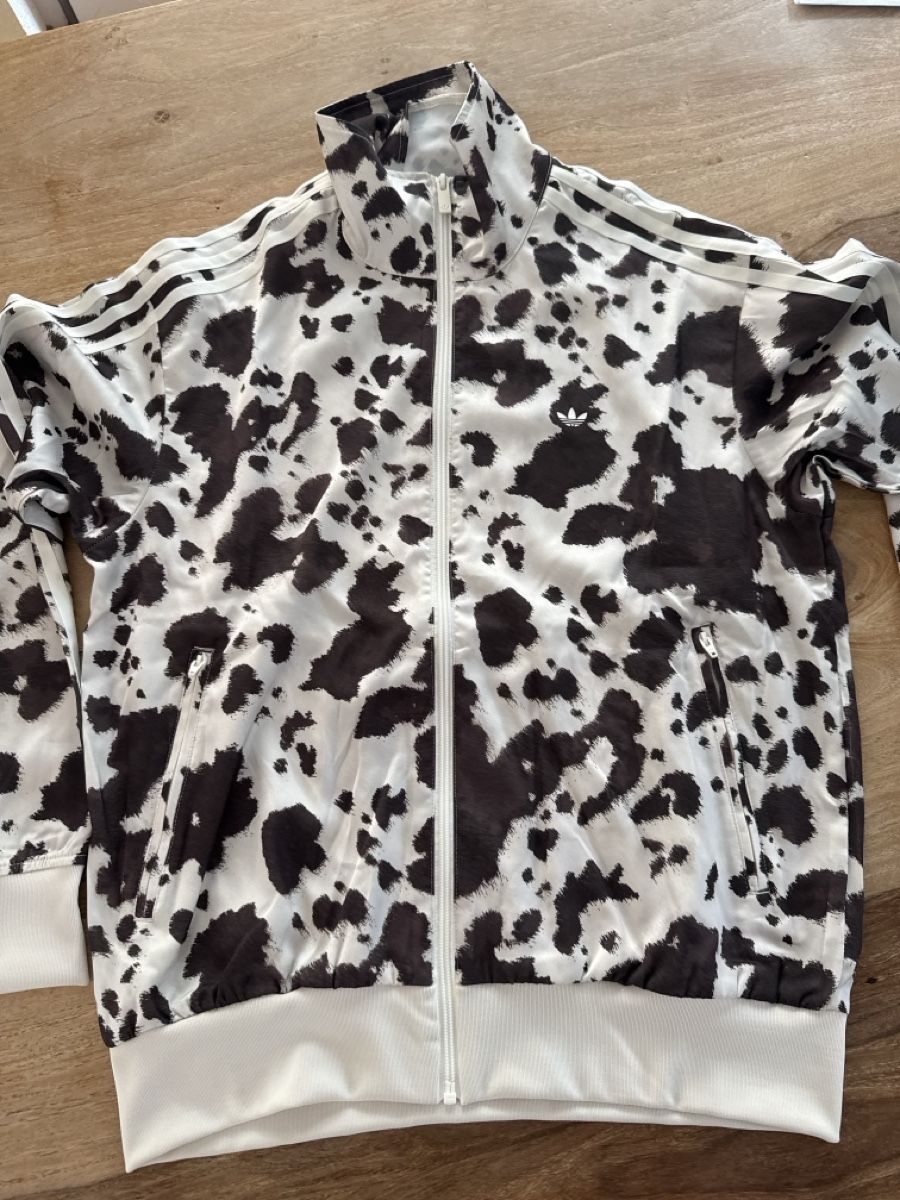 Adidas Vestes: Adidas Trainingsjacke Kuhmuster Grösse  S – Neuf (Voir description) à Gibswil par spongii