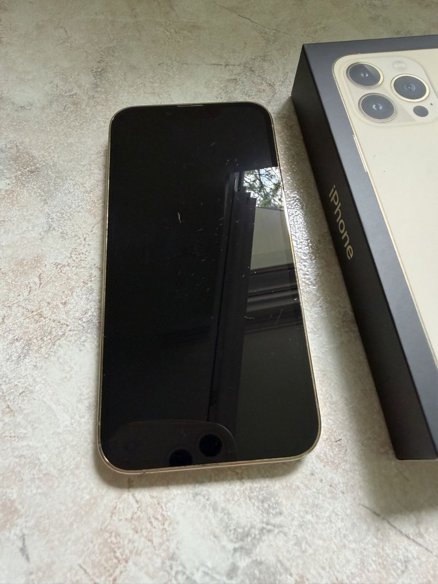Apple Handys / Smartphones: Iphone 13 Pro Gold - bon état – Gebraucht aus Neuchâtel von Rosavitabella 1