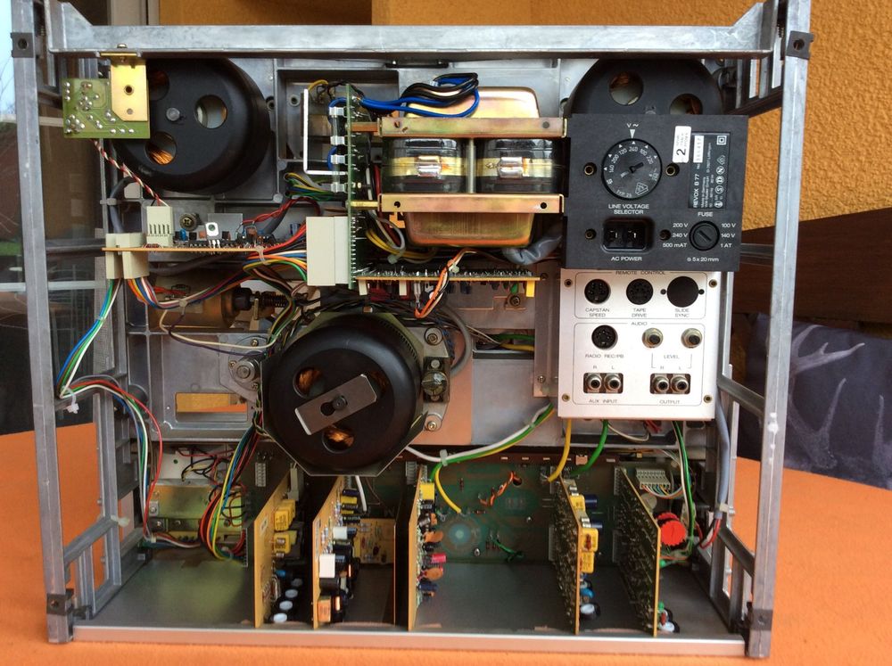 2 Vis De Montage Pour Baie Revox B77 (115/130) - Neuves - Vis Métal