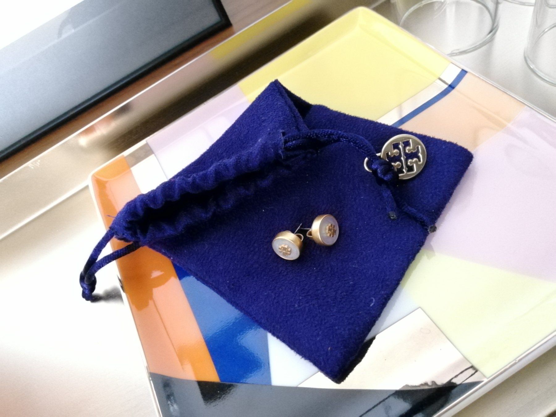 Tory Burch Orecchini pendenti & Orecchini a lobo: Ohrstecker von Tori Burch – Nuovo (secondo la descrizione) da Rheinfelden venduto da Illy84
