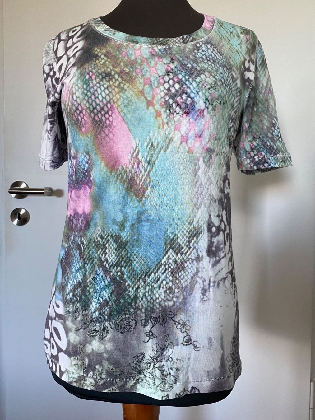 Monari T-shirt: MONARI T-Shirt neuwertig Gr. M – Usato da Besazio venduto da lionheart63