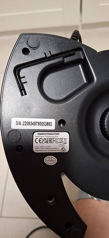 Manettes: Thrustmaster T. FLIGHT HOTAS ONE – D'occasion à Ettingen par RvZ 1