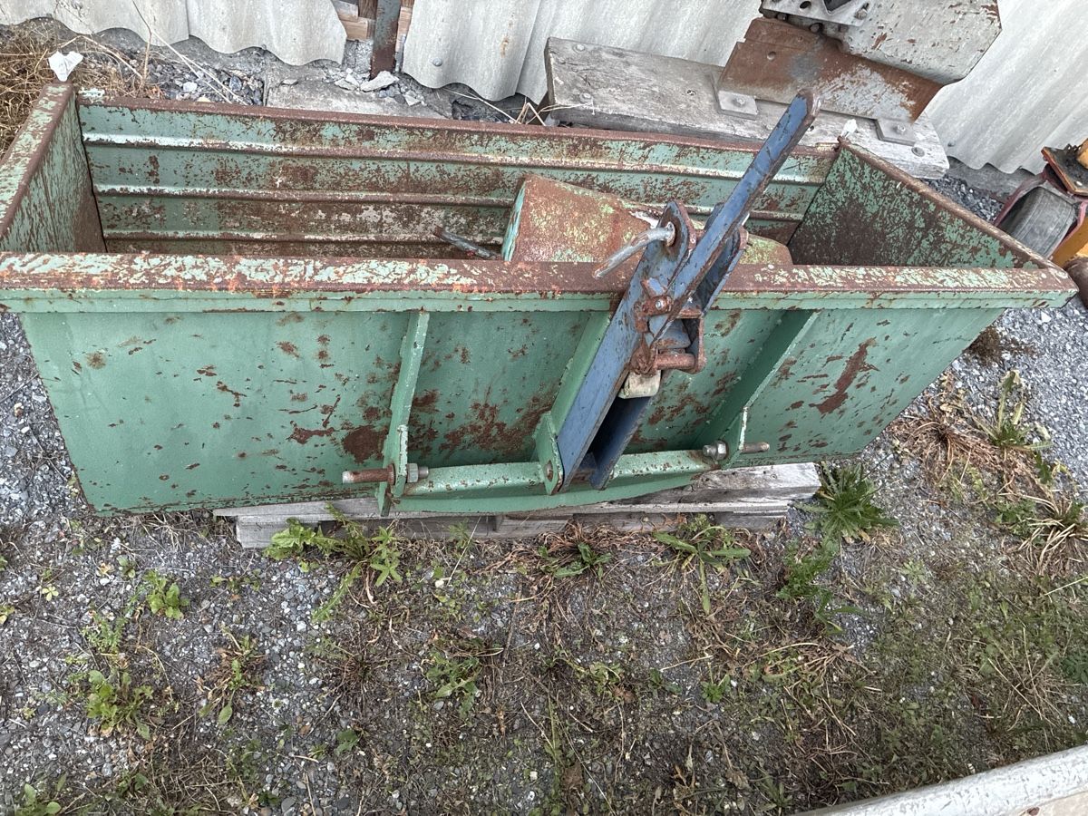 Tutte le macchine: Kippschaufel  – Usato da Berschis venduto da 746383 1