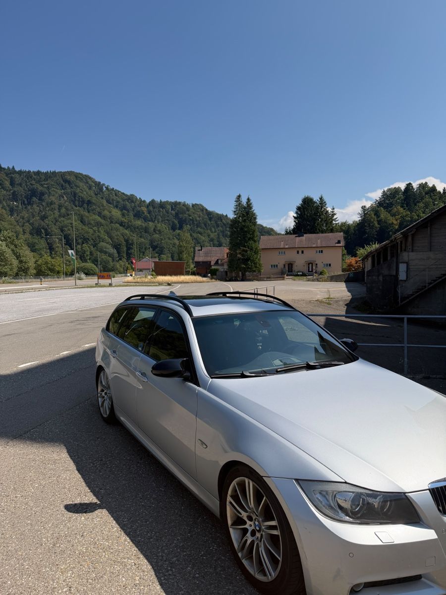 BMW Automobili: BMW 325xi mit MFK – Usato da Wetzikon ZH venduto da HD2004 4