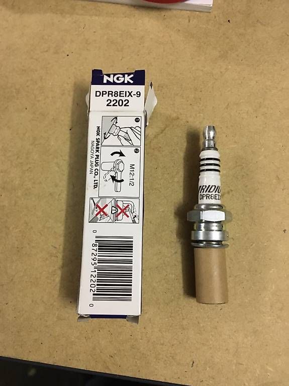 Tutti i ricambio per moto: Zündkerze NGK iridium IC – Usato da Volketswil venduto da mascalzone-latino 2
