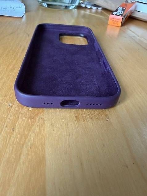 Covers & Schutzfolien: Iphone 16 Pro Hülle Neu, nie gebraucht. – Gebraucht aus Wald ZH von Catwieselman 3