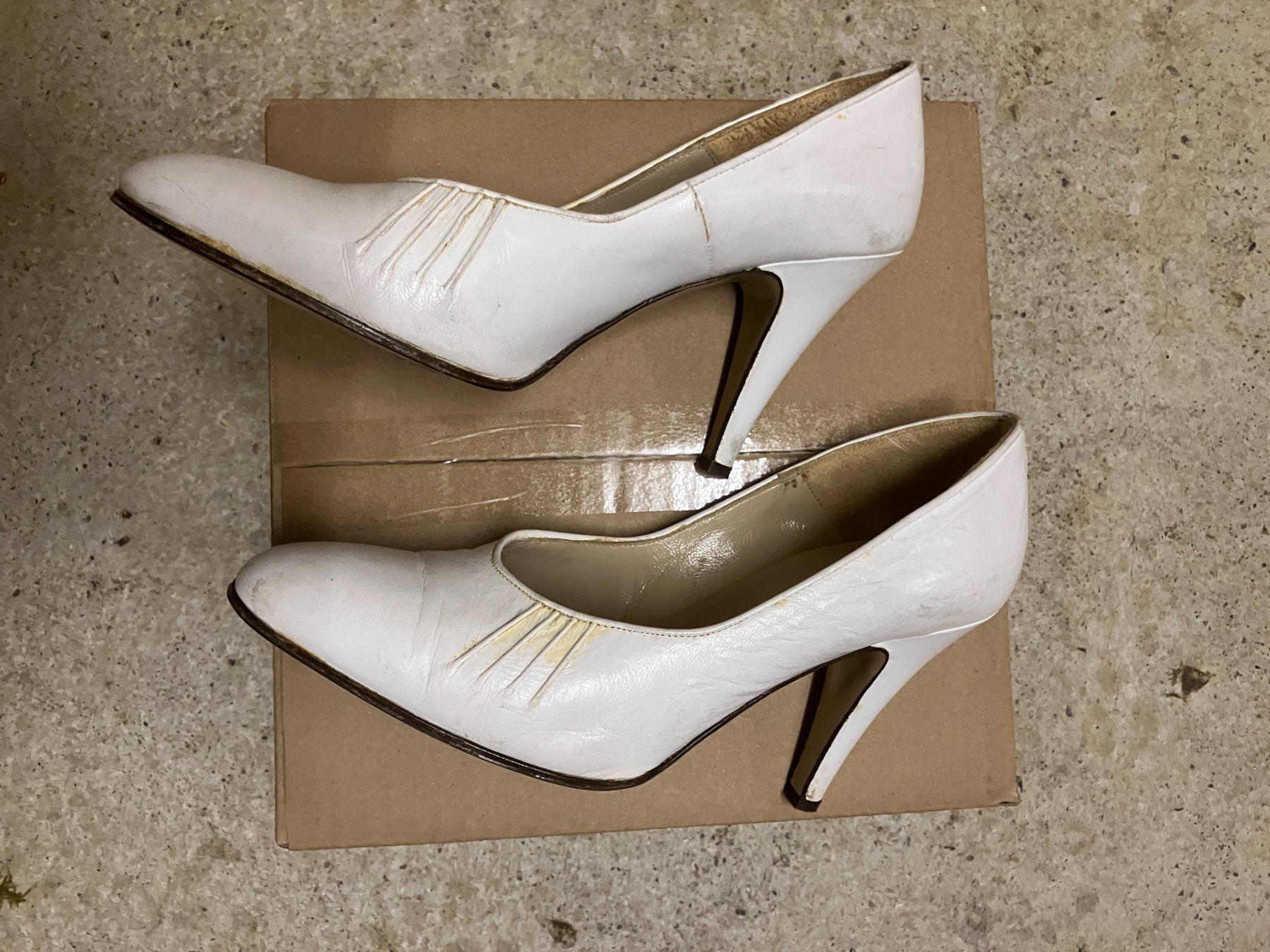 Scarpe da donna: Weisse Hochzeitsschuhe Grösse 38 – Usato da kaiseraugst venduto da Yohe 2