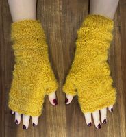 Handgestrickte Pulswärmer, Senfgelb, Unikat