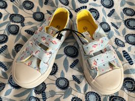 Neue Turnschuhe, Einhornmuster, ungetragen, Größe 24