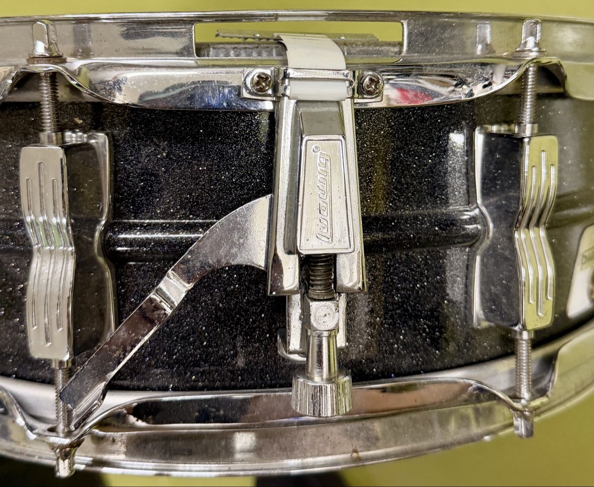 Ludwig Strumenti musicali: Ludwig Snare (Schwarz glitzernd) – Usato da Kollbrunn venduto da turboware 3