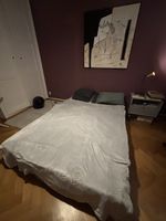 Japanisches Holzbett mit Matratze