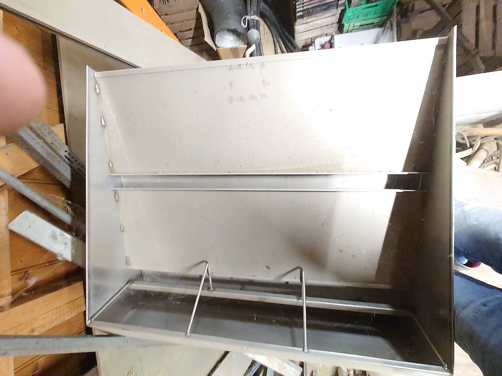 Nourriture: Futterautomat, Futterstation – D'occasion à Sevelen par sei_qd8q