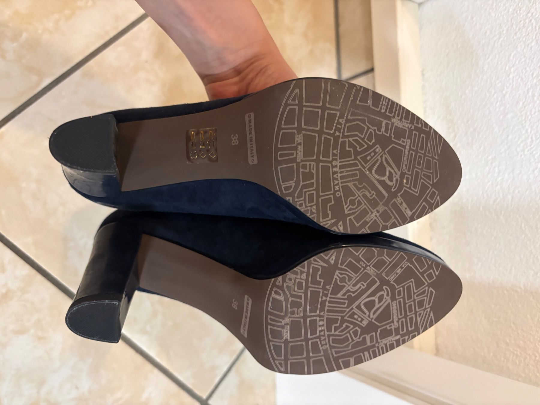 Scarpe da donna: Leather Shoes Pumps - Size 38 – Usato da Muzzano venduto da Sidney_3 2