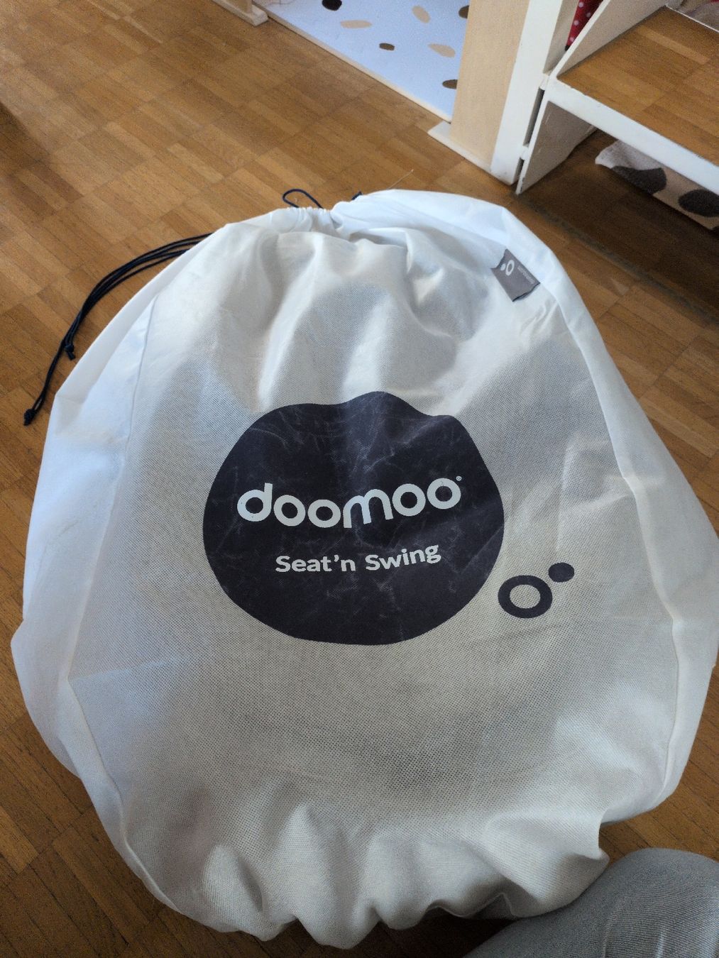 Doomoo Sdraiette & Sdraiette a dondolo: Babysitzsack doomoo grau gebraucht – Usato da Dättwil AG venduto da ISSinger 2