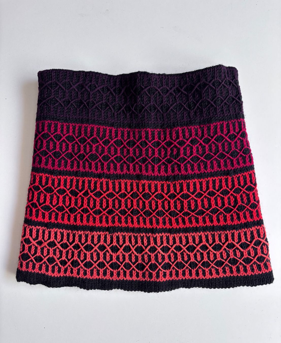 Foulard & Sciarpe: Halswärmer, Kragenschal, Loop, handgestrickt – Nuovo e nell'imballaggio originale da Fislisbach venduto da handglismet 2