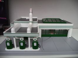 RAIL KING GAS STATION 1:43