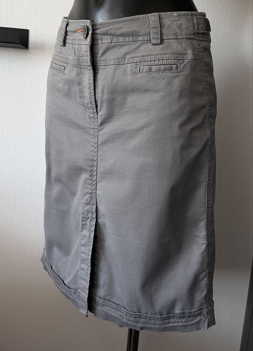Gonne: Gr 36 sandwich_ Grauer Jeansrock – Usato da Rickenbach b. Wil venduto da sunneschii_ 3