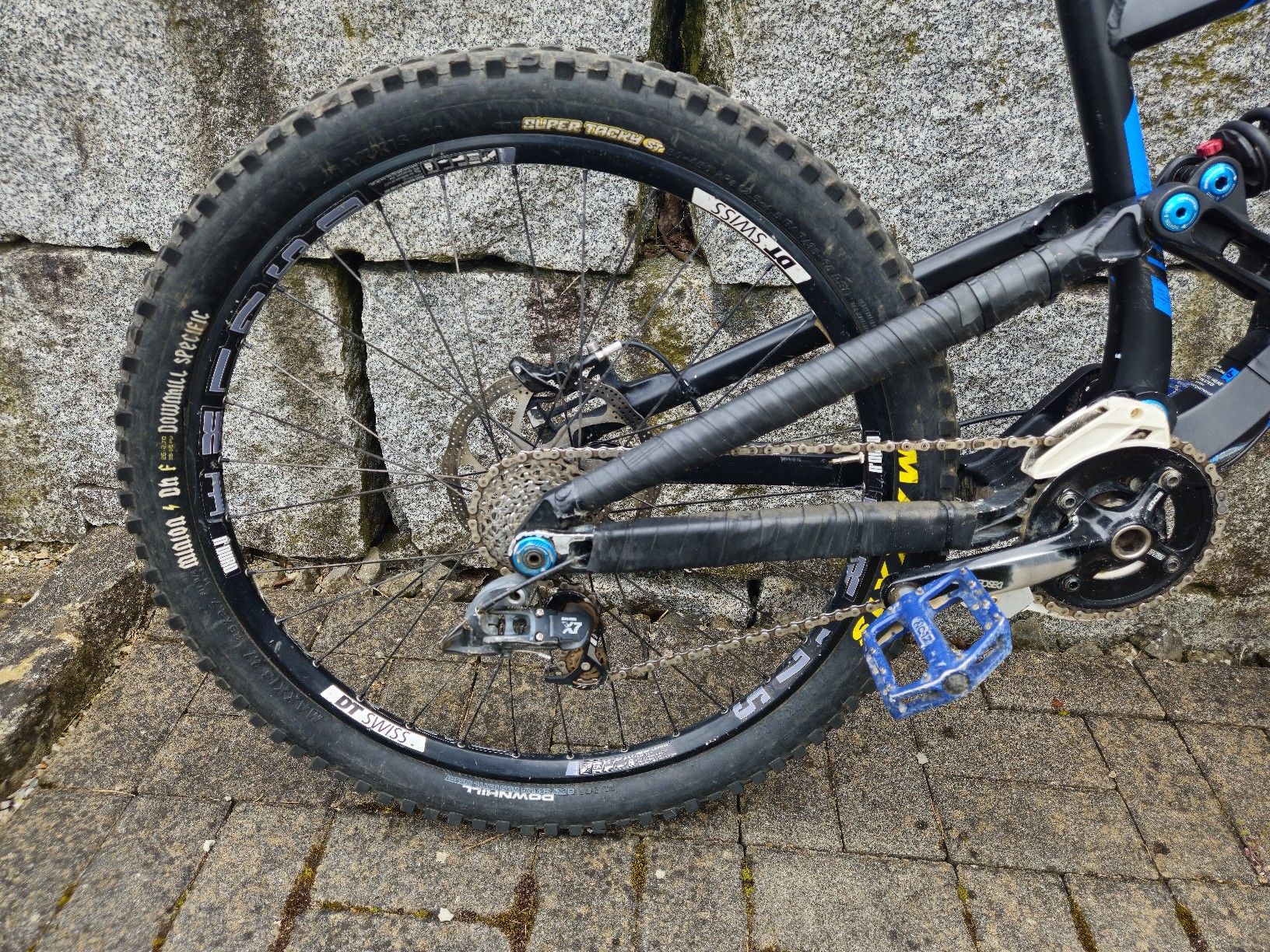 Bergamont Vélos: Bergamont Straitlin Team Downhill – D'occasion à Bleienbach par BG1221 5