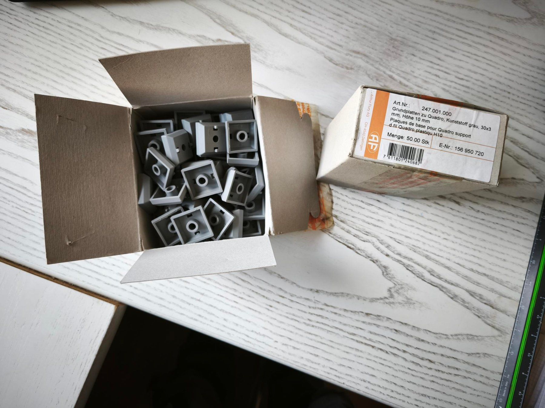 Tutti gli attrezzi: Electricité : pour paratonnerre, plaque de base Quadro – Nuovo e nell'imballaggio originale da Châtel-St-Denis venduto da sekikatapee 1