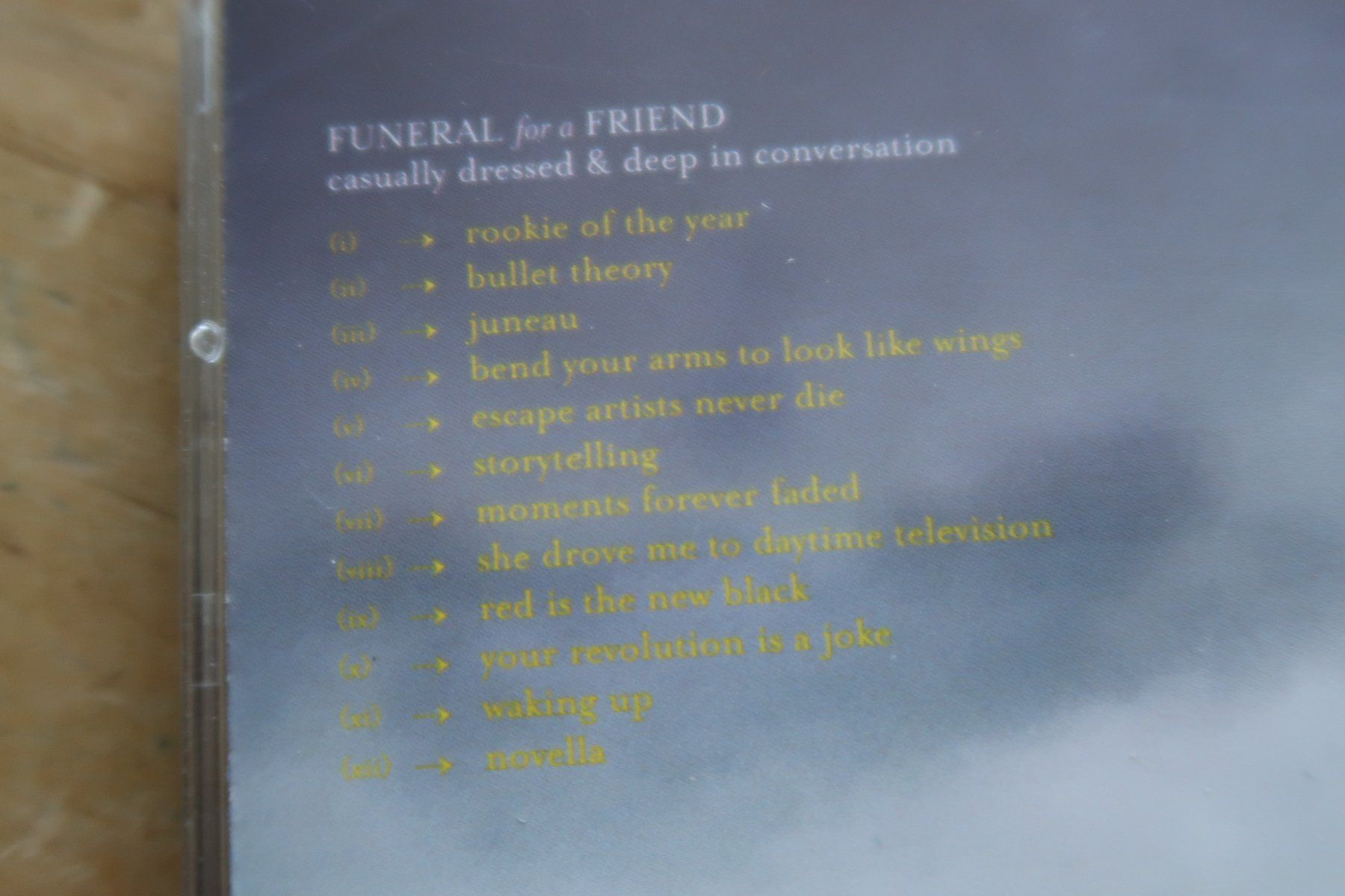 CD: FUNERAL FOR A FRIEND - CASUALLY DRESSED & DEEP IN CONVERSATI – Usato da Basel venduto da Patiscat 2