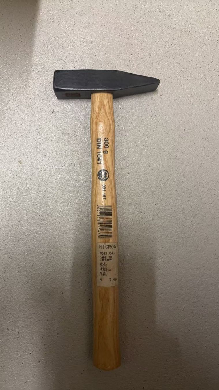 Tutti gli attrezzi: Schlosserhammer / Hammer mit Holzgriff – Nuovo (secondo la descrizione) da Niederweningen venduto da zw4_s78j 1