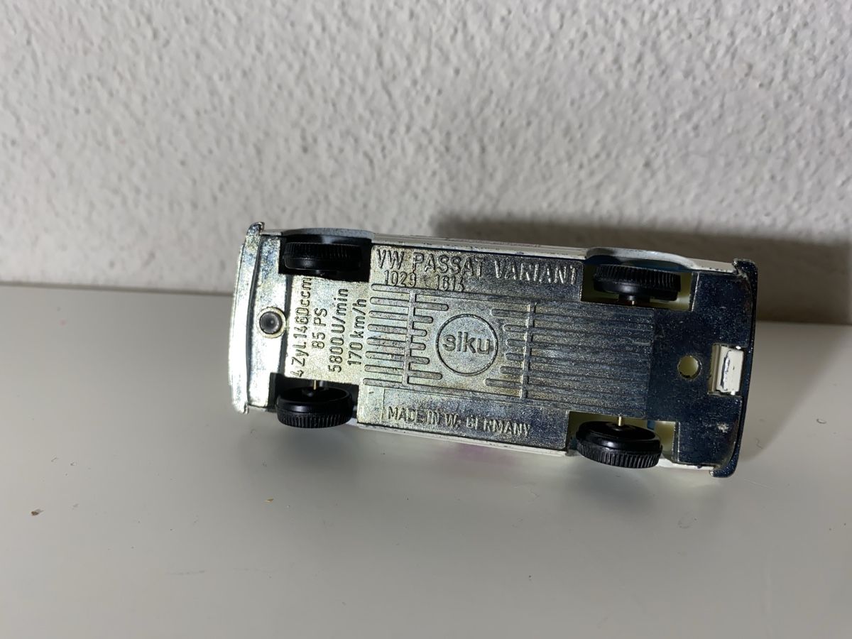 Siku Modellini d'auto: Siku VW passat – Usato da Winterthur venduto da ben_9vxx 4