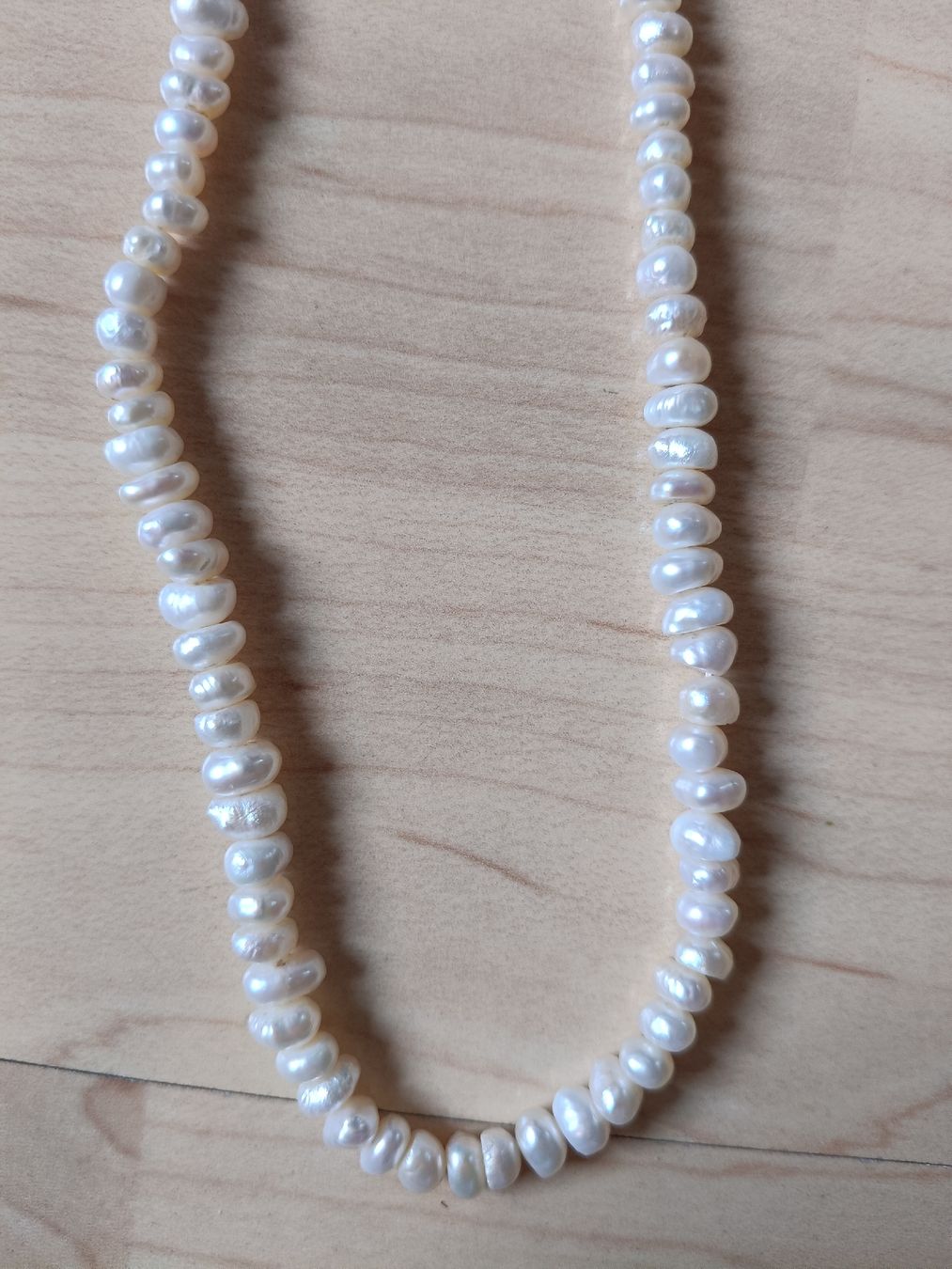 Catenine: Wunderschöne Perlenkette mit Schraubverschluss 🤍 – Usato da Adliswil venduto da Vimovi 2