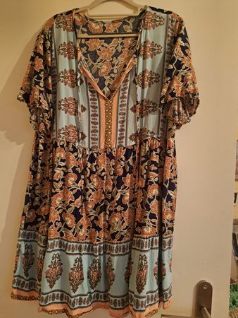 Sommerkleid luftig und leicht buntes Muster Grösse XL-42