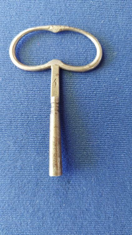 CLE DE PENDULE DOUBLE 2.00X2.50