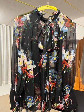 Bluse von der Marke Erdem, Grösse Deutschland 34