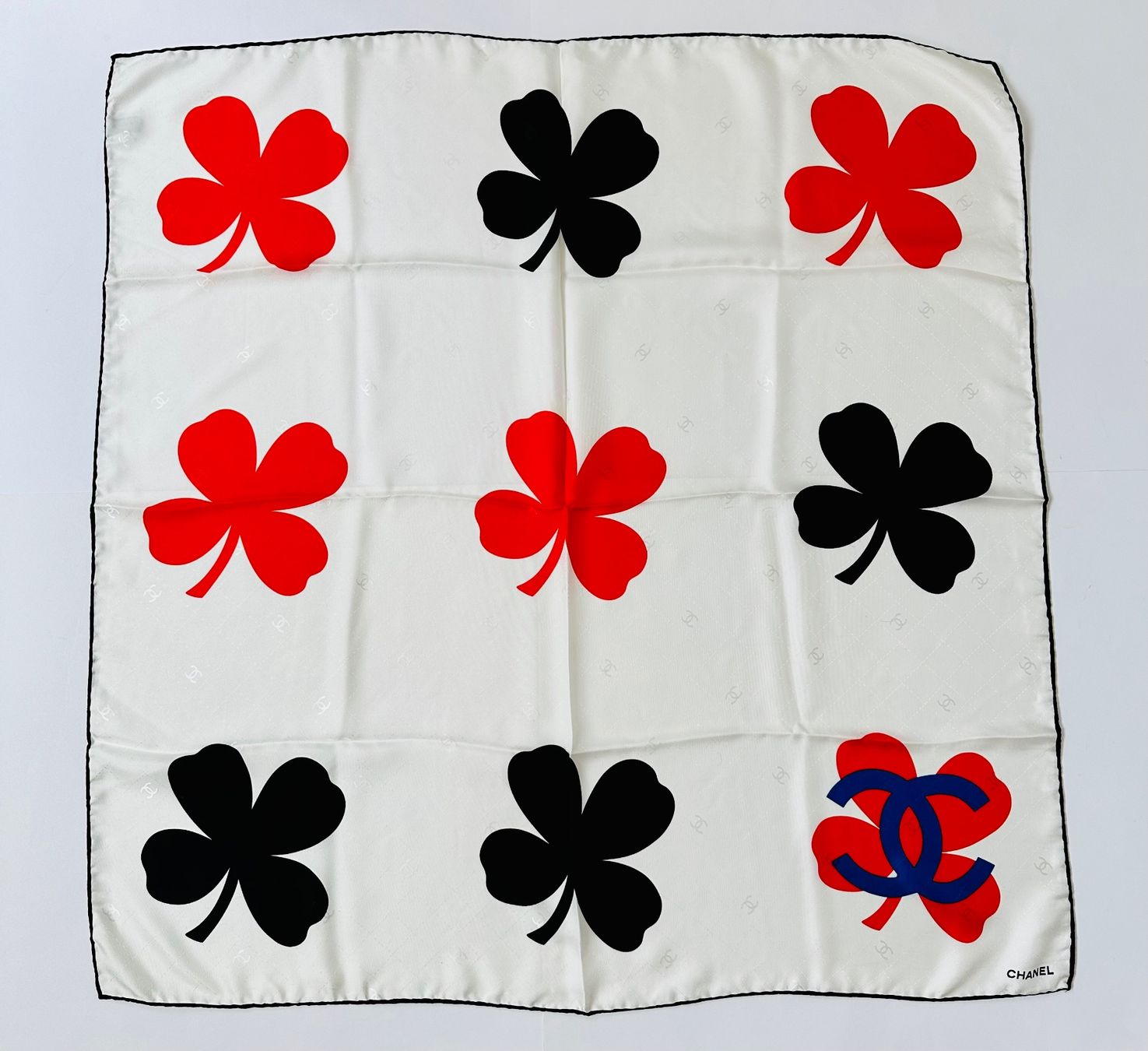 Chanel Foulard & Sciarpe: Chanel foulard – Nuovo (secondo la descrizione) da Pregassona venduto da Reluxuryspace 1