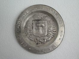 Plat en étain de l'Abbaye des Bayards1981 + plaquette de tir