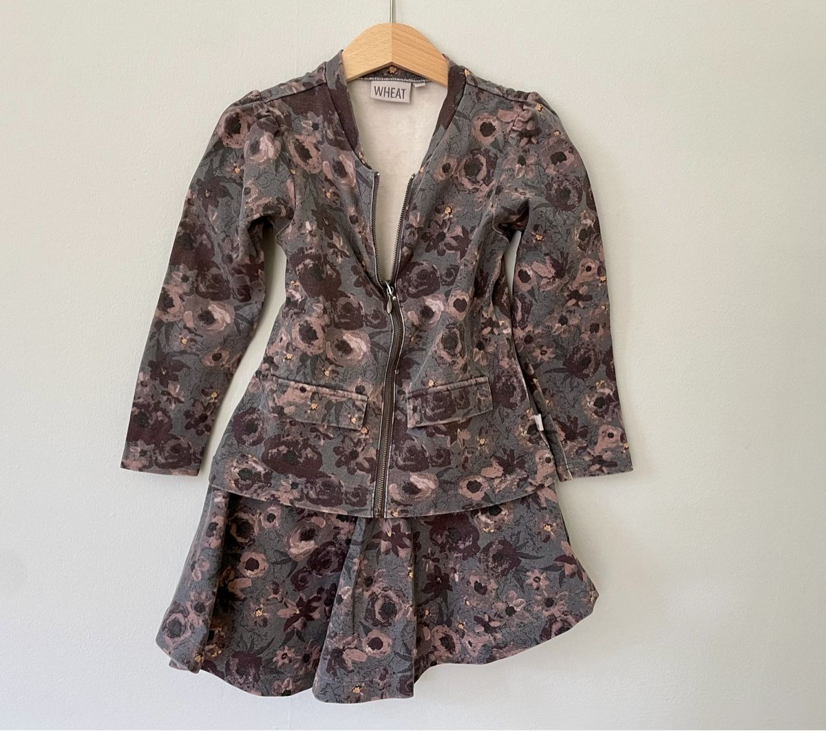 Wheat Kleiderpakete & -sets: Wheat Set: Jupe + Jäckli Gr. 104 🌸 – Gebraucht aus Zürich von rf_fr