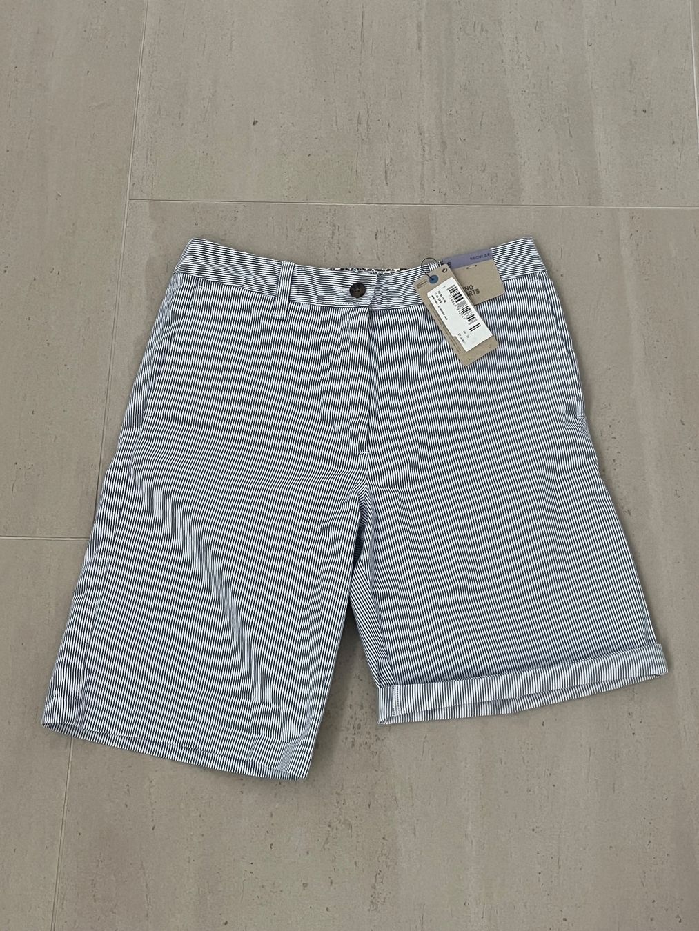 Pantaloni: Smart Shorts Gr 36 ( NEU) – Nuovo e nell'imballaggio originale da Luzern venduto da Sono2 4