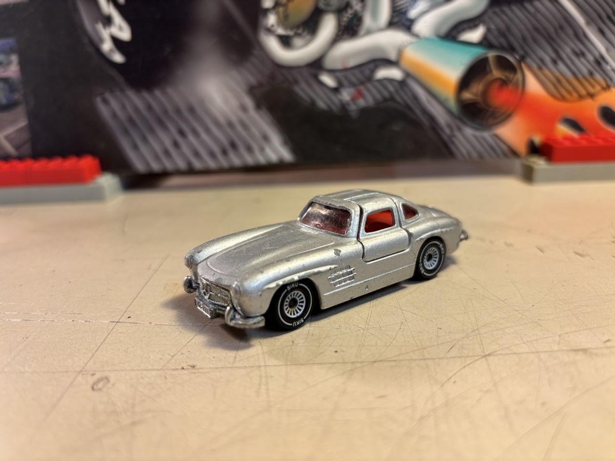 Siku Modellini d'auto: Siku Mercedes 300SL – Usato da Möriken AG venduto da Classics16