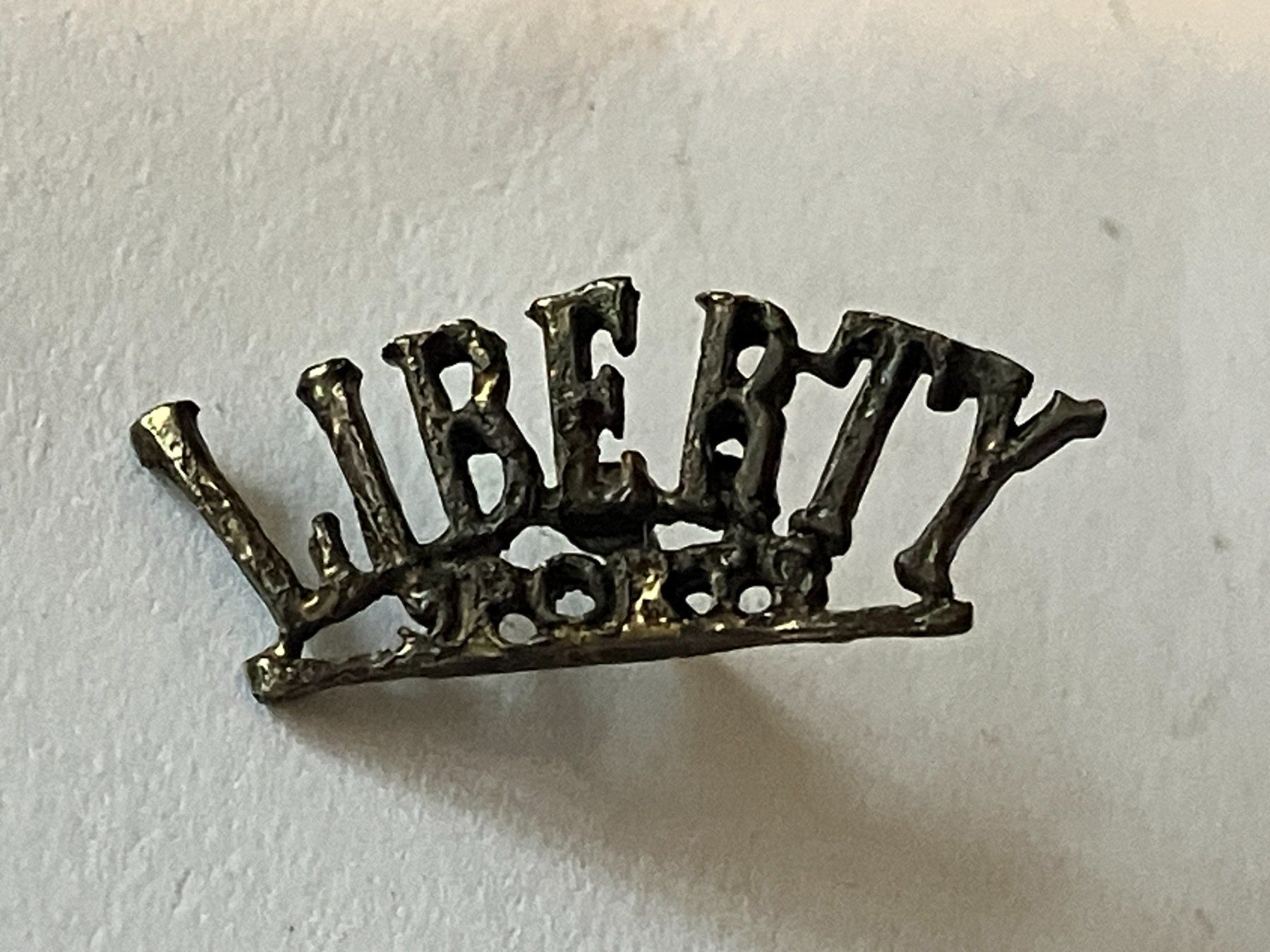 Placchette & Badge: 1 Pin Liberty – Usato da Basel venduto da djwwpp