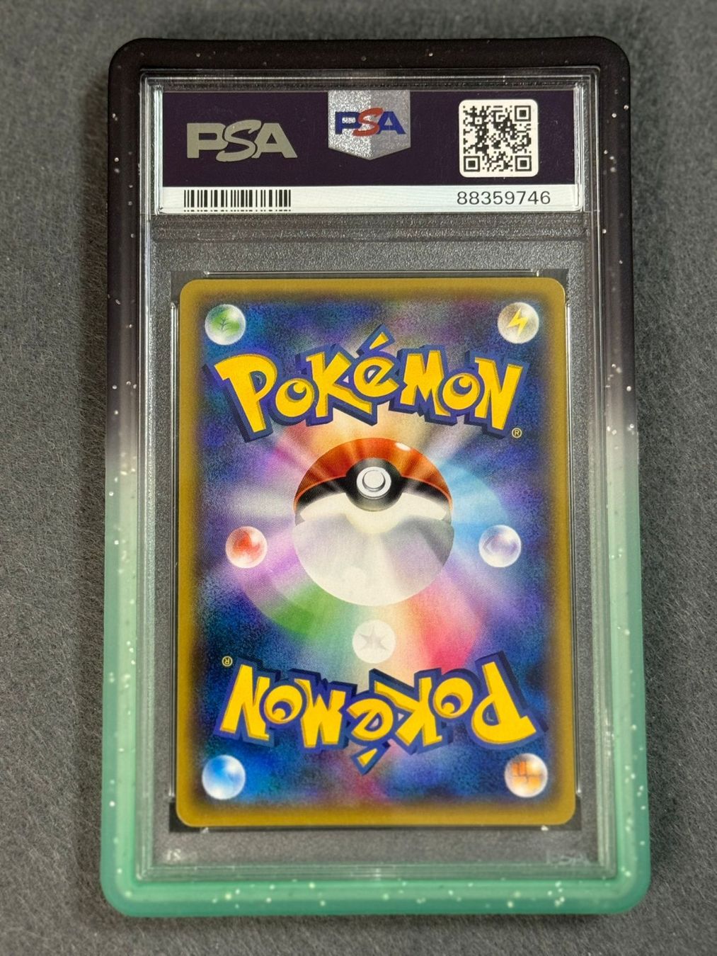 Pokémon Carte collezionabili: Black/Light Green Slab Protector | Guard | PSA | NEW Pokemon – Nuovo e nell'imballaggio originale da Oensingen venduto da CSCollectors 3