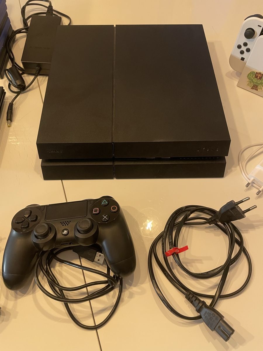 Sony Console: Console PlayStation 1, 2, 4 et Nintendo Switch Oled - Lot ! – Usato da Grand-Lancy venduto da MichaelLopes 1