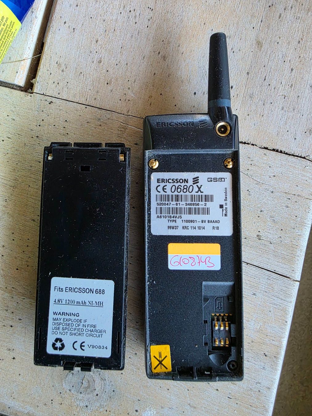 Ericsson Telefoni cellulari / Smartphones: Vintage Ericsson A1018s mit Auto Einbau Satz – Usato da Walterswil BE venduto da Lonitti 6