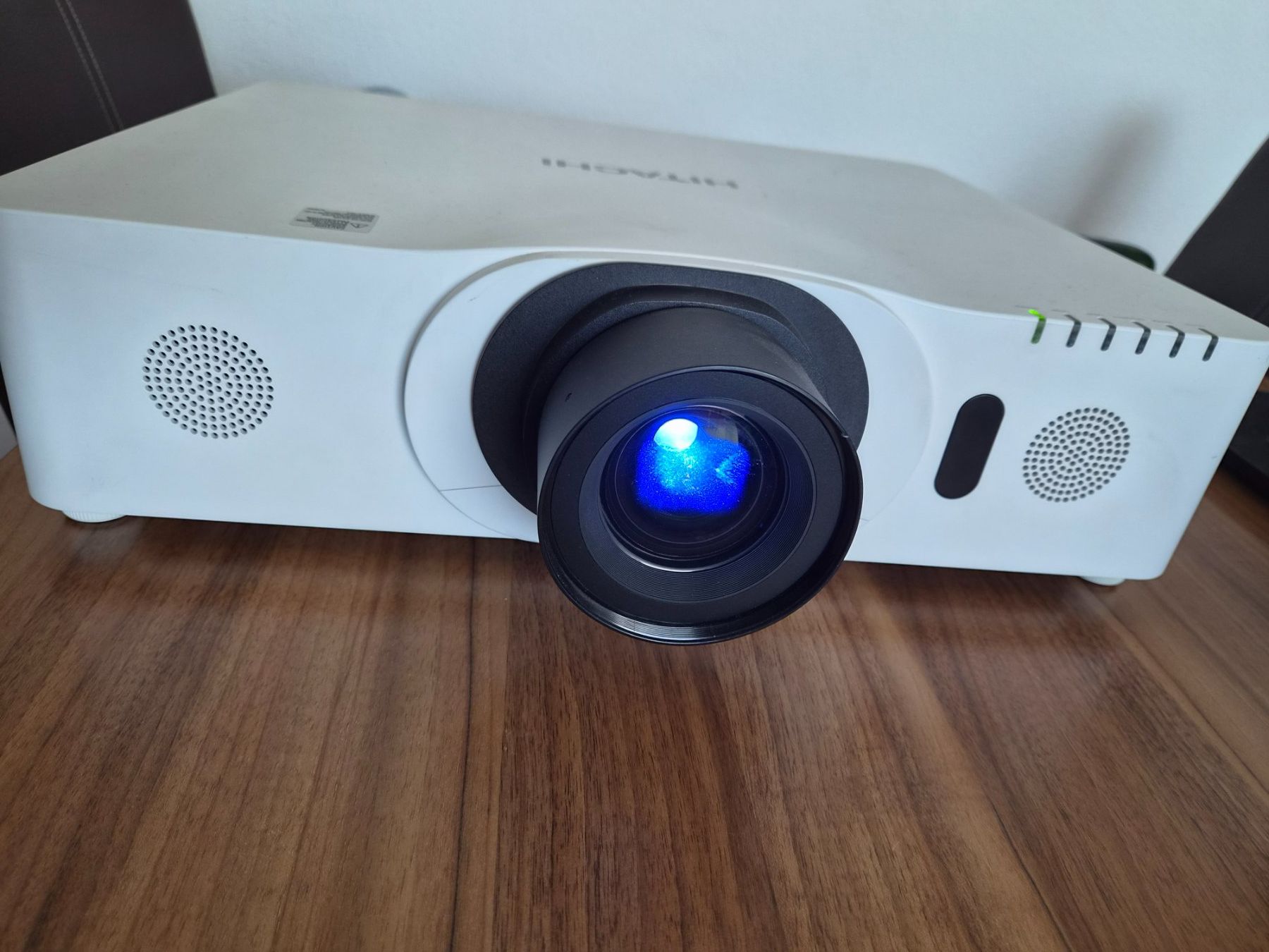 Hitachi Proiettori: Hitachi CP-WX8240 LCD-Projector / Beamer – Usato da Weiach venduto da ZHmakitiAG 2