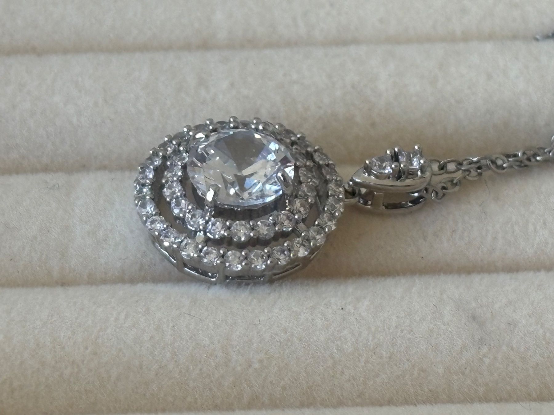 Catenine: Luxus Elegante Kette Farbe :  Silber – Nuovo (secondo la descrizione) da Biel-Bienne venduto da Roserosse13 5