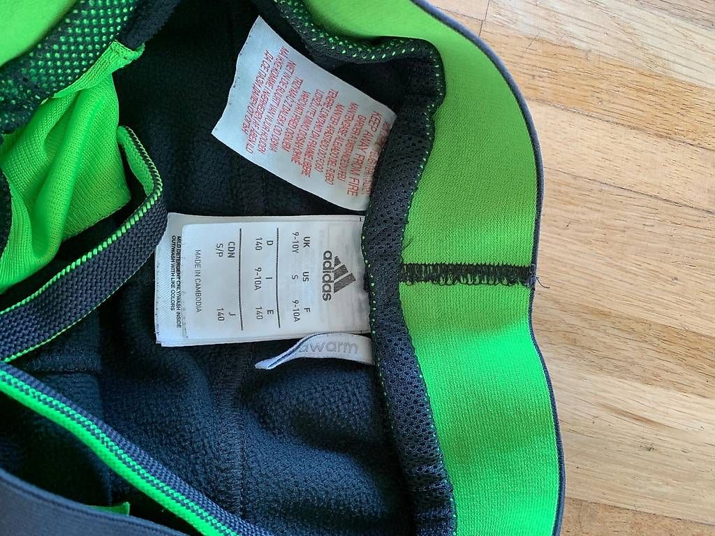 Adidas Pantaloni: Adidas Shorts Messi 140 – Usato da Zürich venduto da vag1981 1