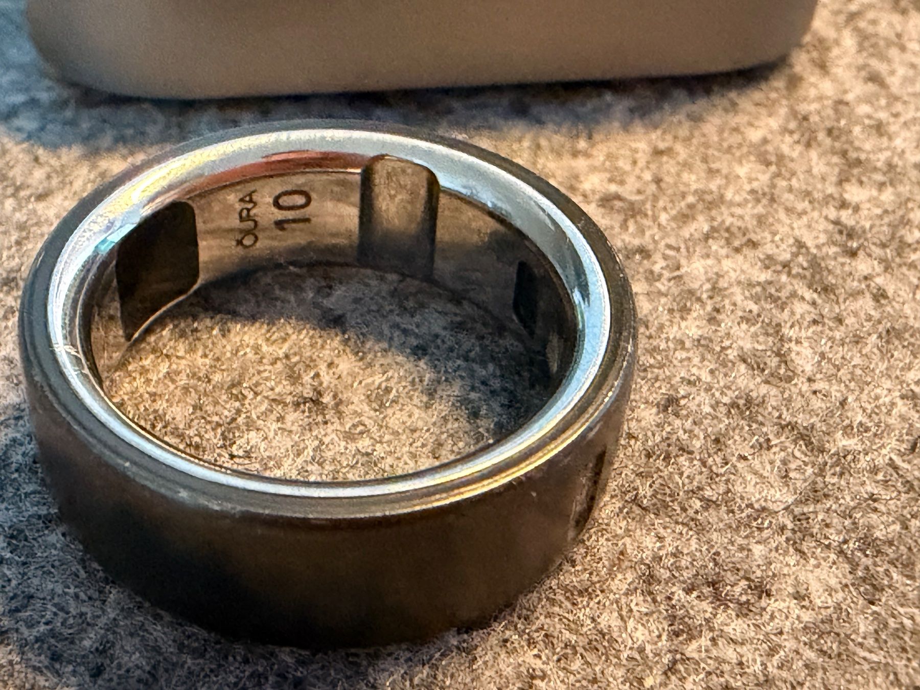 Oura Anelli: Oura Ring 4 Stealth, Grösse 10, inkl. Ladegerät – Difettoso da Zürich venduto da vh.8038 1
