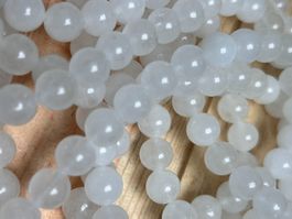 Strang echte white Jade Kugeln / stone beads 8 mm